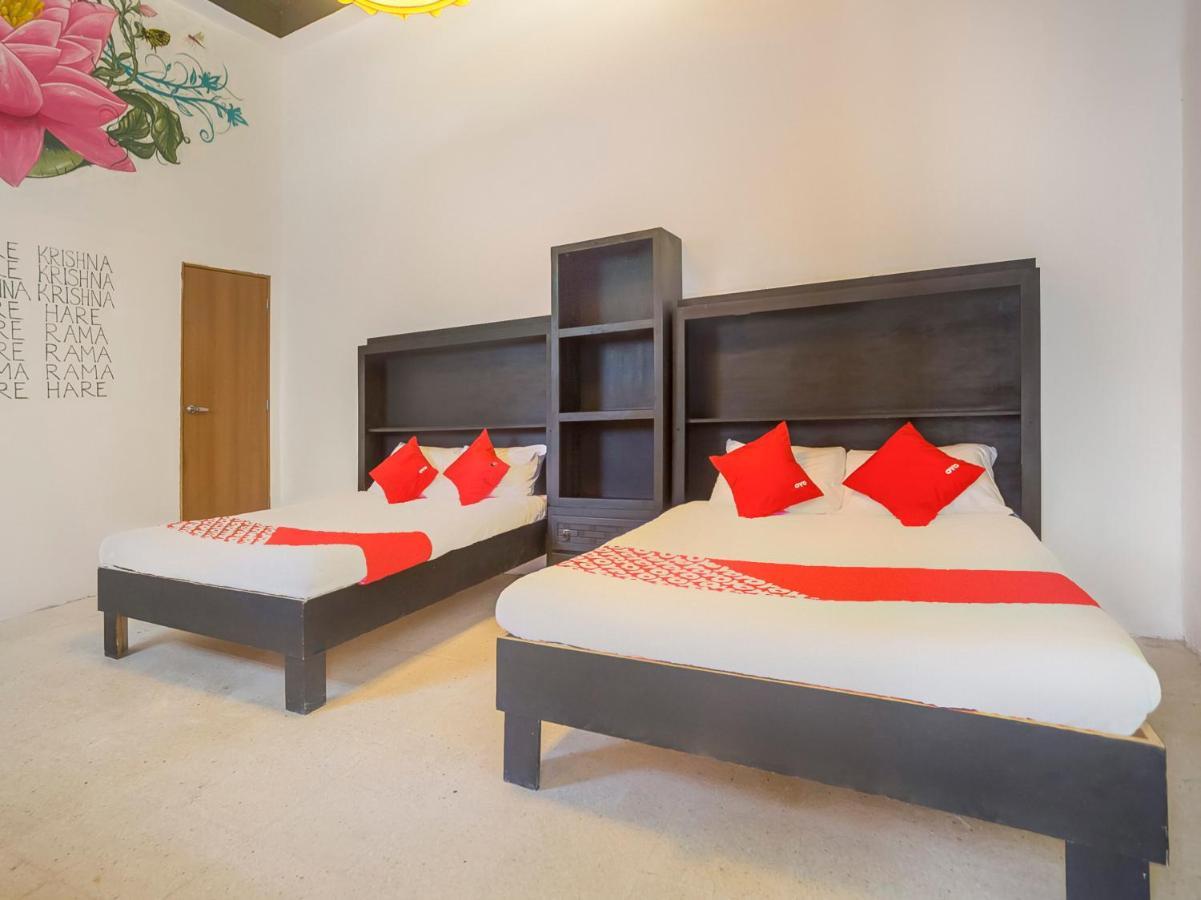 Oyo Hotel Hare Krishna Μοντερέι Εξωτερικό φωτογραφία