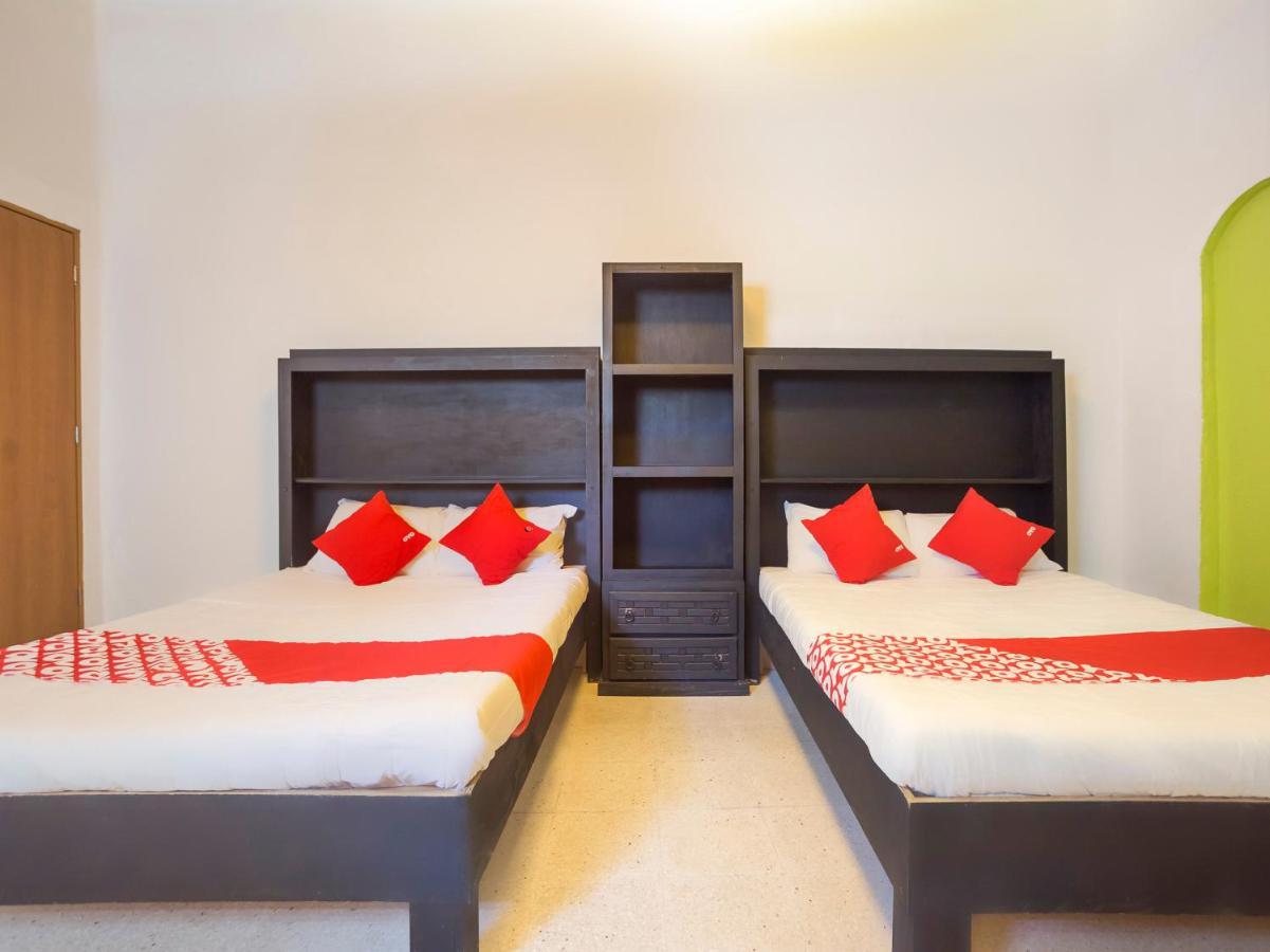 Oyo Hotel Hare Krishna Μοντερέι Εξωτερικό φωτογραφία