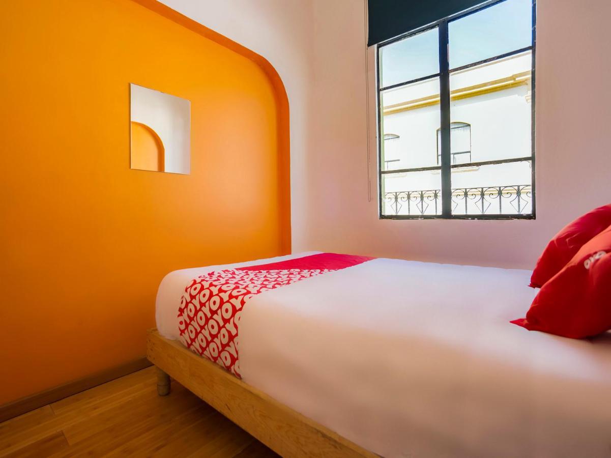 Oyo Hotel Hare Krishna Μοντερέι Εξωτερικό φωτογραφία